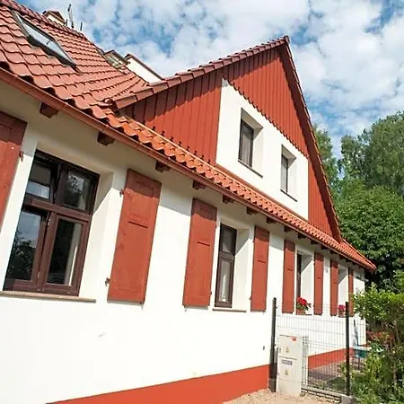 Zabytkowy Dom Latarnikow Mini-hôtel Hel